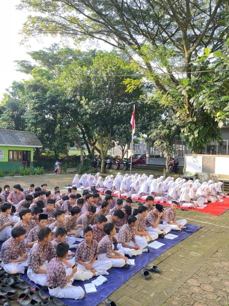 Outing class ke Kebun Raya Bogor